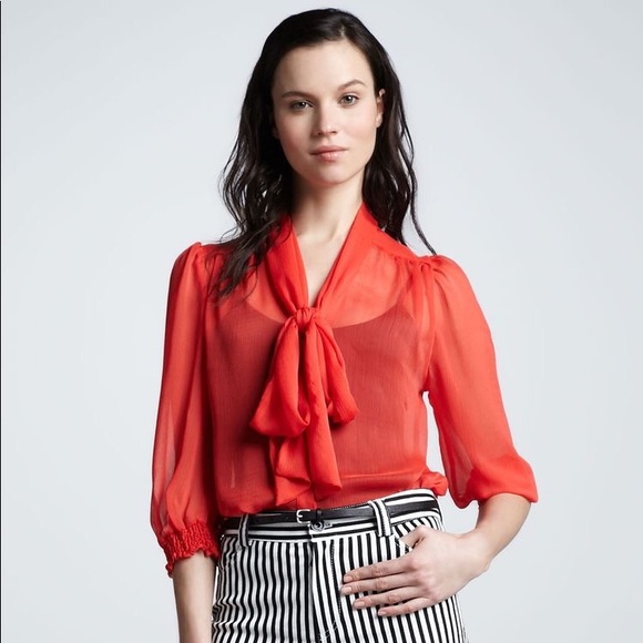 Alice + Olivia Tops - ⚡️Alice + Olivia Arie Tie-Neck Blouse in red XS